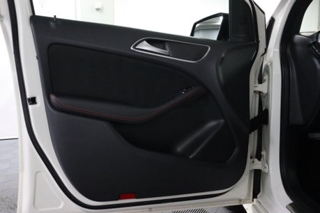 Mercedes-Benz B Class B 180 D AMG LINE PREMIUM 43