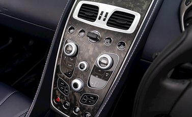 Aston Martin Vanquish S Volante 20