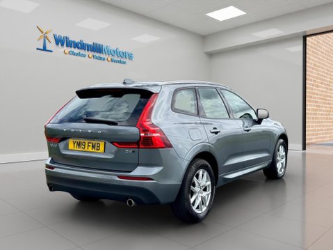 Volvo XC60 2.0 B4 MHEV Momentum Auto AWD Euro 6 (s/s) 5dr 11
