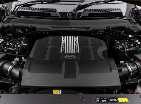 Land Rover Defender 90 V8 Carpathian Edition 24