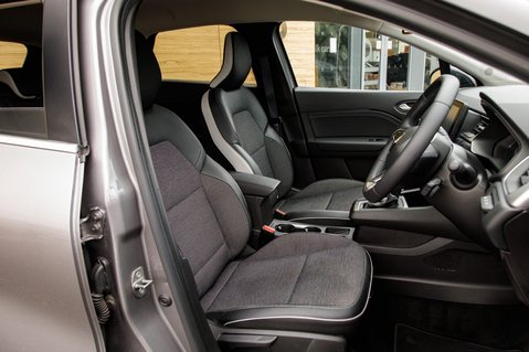 Renault Captur TECHNO E-TECH 37