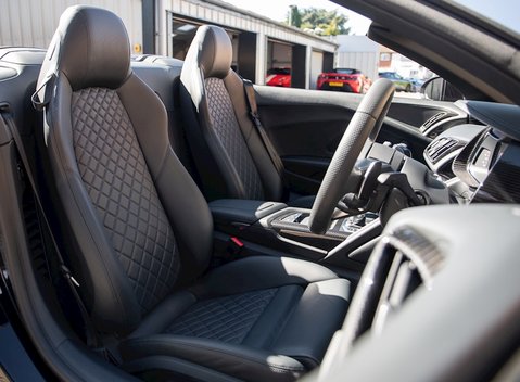 Audi R8 V10 Plus Spyder 14