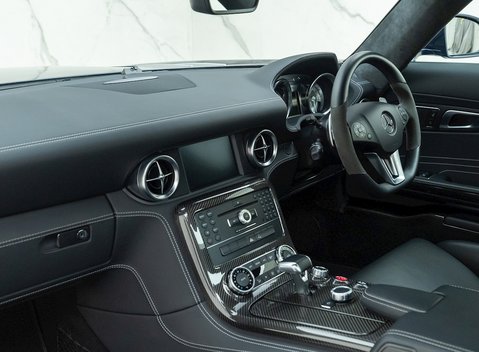 Mercedes-Benz SLS AMG 16