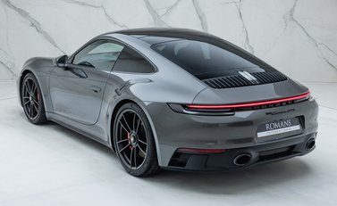 Porsche 911 Carrera GTS (992) 12