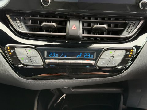 Toyota C-HR DESIGN 27