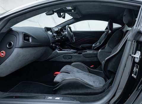 Aston Martin Vantage F1 EDITION 13