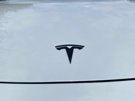 Tesla Model 3 (Dual Motor) Long Range Auto 4WDE 4dr 72