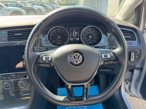 Volkswagen Golf SE TSI 55