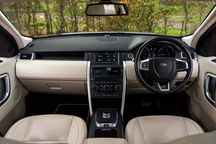 Land Rover Discovery Sport TD4 HSE LUXURY 18