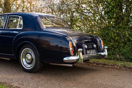 Bentley S1 Continental Flying Spur 4-Light 12