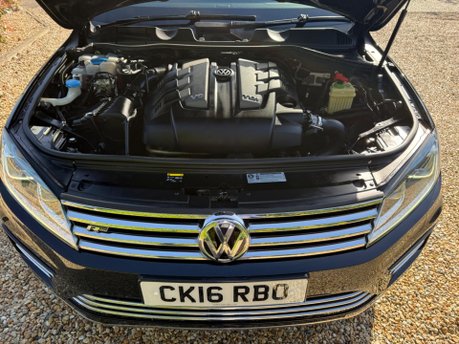 Volkswagen Touareg 3.0 TDI V6 BlueMotion Tech R-Line Tiptronic 4WD Euro 6 (s/s) 5dr 12