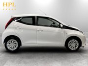 Toyota Aygo 1.0 VVT-i x-play Hatchback 5dr Petrol Manual Euro 6 (s/s) (71 ps) Bluetooth 8
