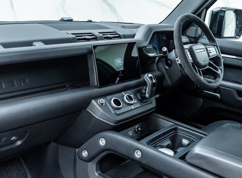Land Rover Defender 90 V8 Carpathian Edition Urban Widetrack 24