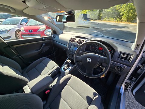Volkswagen Golf SE 9