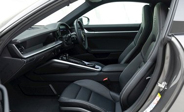 Porsche 911 Carrera S (992) 14