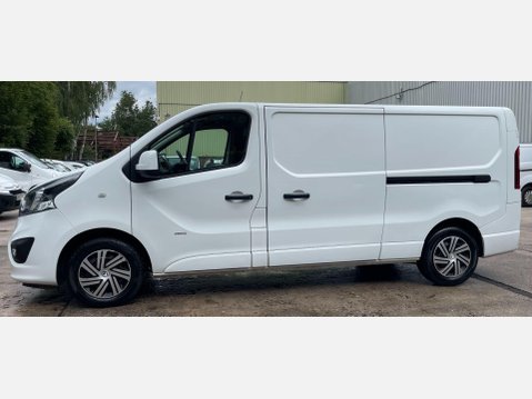 Vauxhall Vivaro 1.6 CDTi 2900 BiTurbo ecoFLEX Sportive L2 H1 Euro 5 (s/s) 5dr 17