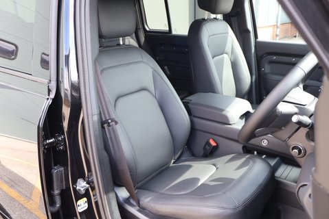 Land Rover Defender 110 2026 d350 HARD TOP X-DYNAMIC HSE world tour 3 edition  genuine rear seats 19