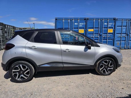 Renault Captur 1.5 dCi ENERGY Iconic SUV 5dr Diesel EDC Euro 6 (s/s) (90 ps) 10