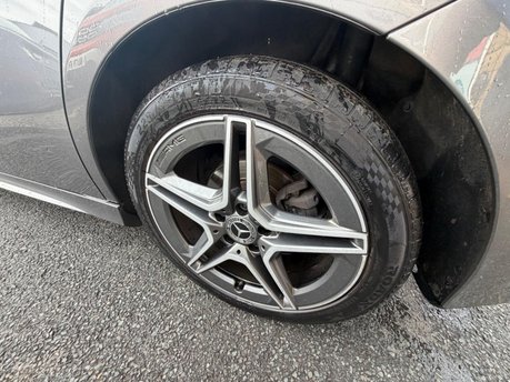 Mercedes-Benz A Class A 180 D AMG LINE 11