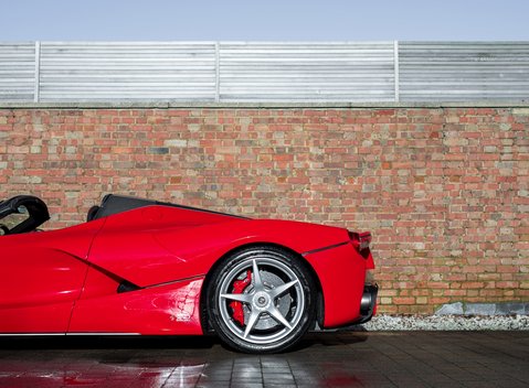 Ferrari LaFerrari Aperta 38