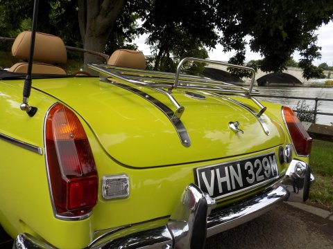 MG B ROADSTER 54
