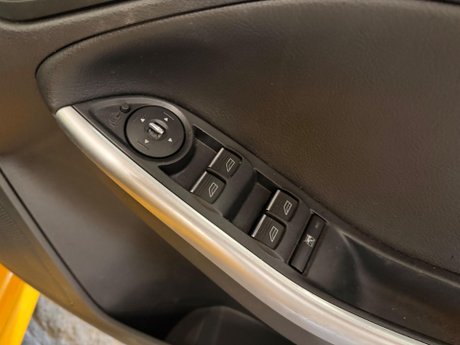 Ford Focus 2.0T EcoBoost ST-3 Euro 5 (s/s) 5dr 22