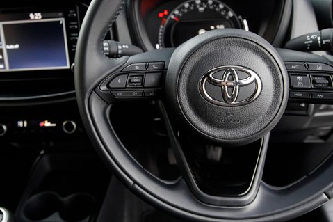 Toyota Aygo X VVT-I EDGE 18