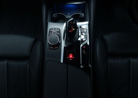 BMW 5 Series 2.0 530e 12kWh M Sport Saloon 4dr Petrol Plug-in Hybrid Steptronic Euro 6 ( 19