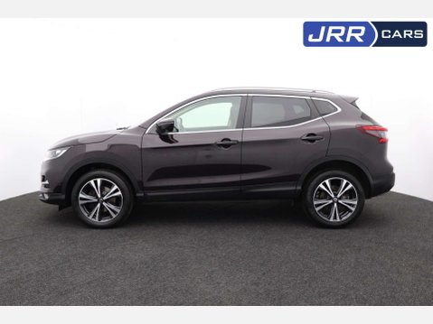 Nissan Qashqai 1.3 Qashqai N-Connecta DiG-T 5dr 13