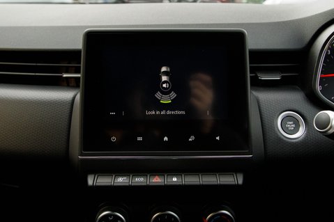 Renault Clio ICONIC TCE 31
