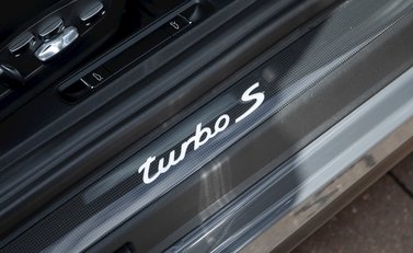 Porsche 911 (991.2) Turbo S 21