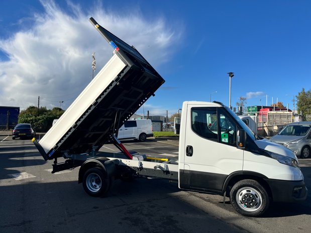 Iveco Daily Daily 35C14 2.3 Business Tipper 14