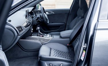 Audi RS6 Avant Performance 15