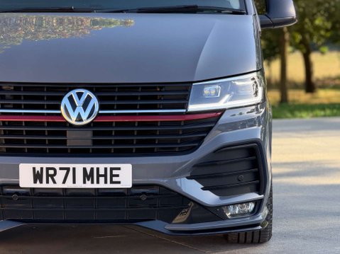 Volkswagen Transporter 2.0 Transporter T32 Sportline Black Edition TDI Semi-Auto 12