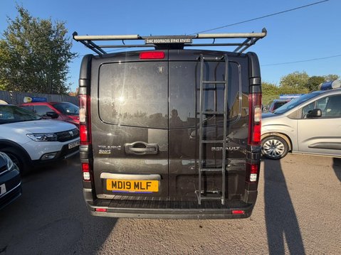 Renault Trafic 1.6 dCi 27 Sport Nav SWB Standard Roof Euro 6 5dr 7
