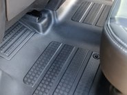 Defender 110 Commercial 5