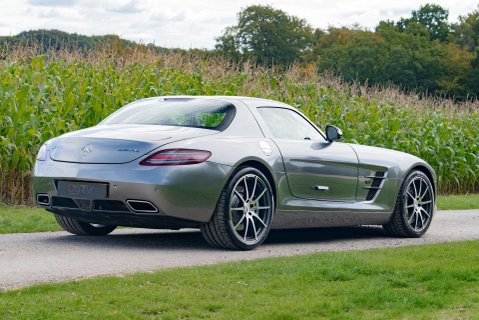 Mercedes-Benz SLS AMG 5