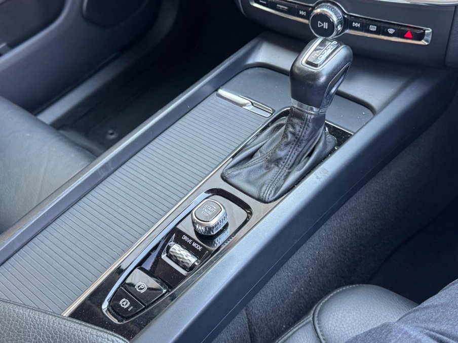 2018 Volvo XC60 — image 24