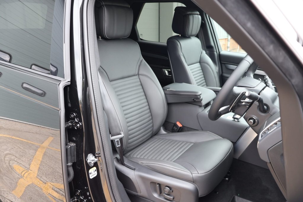 Land Rover Discovery 2026 COMMERCIAL DYNAMIC HSE STYLED BY SEEKER GENUINE REAR SEATS FITTED  13