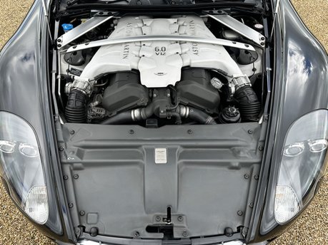 Aston Martin DBS V12 VOLANTE CARBON BLACK EDITION 79