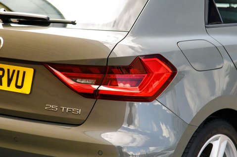 Audi A1 SPORTBACK TFSI S LINE 9
