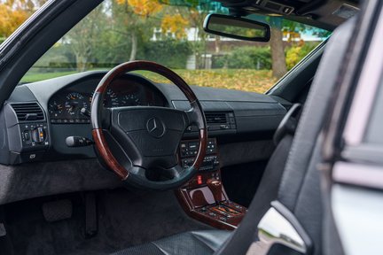 Mercedes-Benz SL Series SL500 13