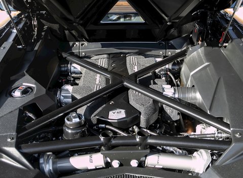 Lamborghini Aventador S LP740-4 Roadster 31