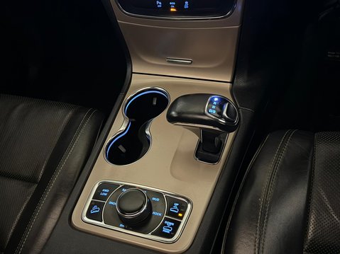 Jeep Grand Cherokee V6 CRD OVERLAND 19