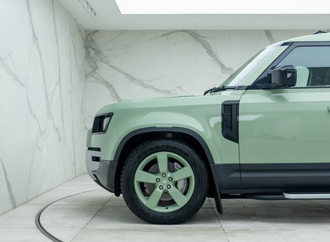 Land Rover Defender 110 D300 75TH LIMITED EDITION 34
