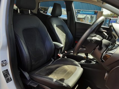Ford Fiesta TITANIUM X MHEV 8