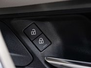 Land Rover Discovery Sport 1.5 Discovery Sport R-Dynamic SE P300e Auto 4WD 5dr 26