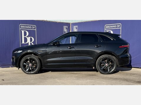 Jaguar F-Pace 2.0 D200 MHEV R-Dynamic Black SUV 5dr Diesel Auto AWD Euro 6 (s/s) (204 ps) 7
