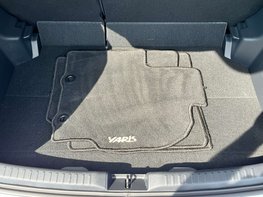 Toyota Yaris ICON HEV CVT 68