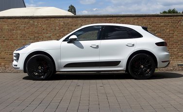 Porsche Macan Turbo 5